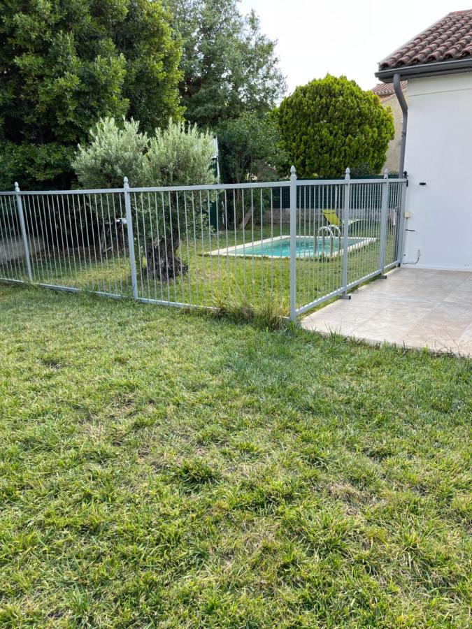Villa Chaton L'Isle-sur-la-Sorgue Exterior photo